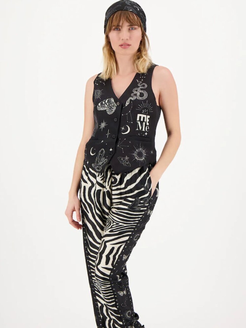 ME369 Cameron Vest Black Magic Printed Vest NWT